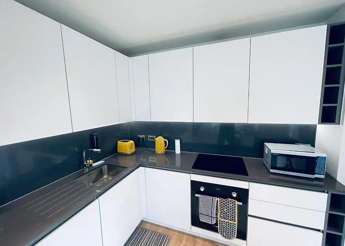 City Sky View Centre Luxe - 2 Bedrooms